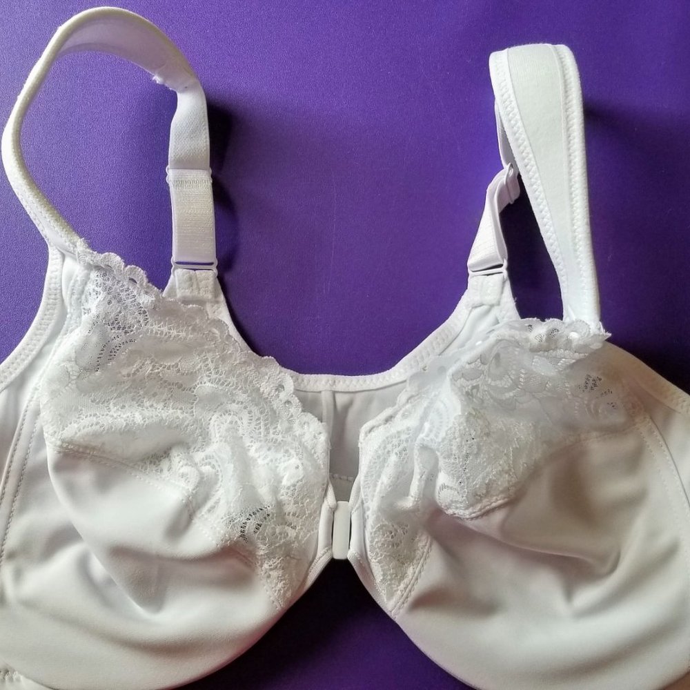 Glamorise 38D Bra, White, Front-Closure